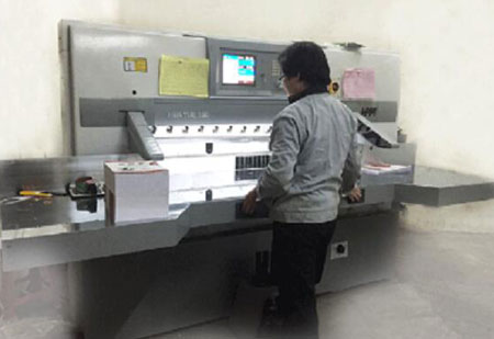 印刷廠裁切設備